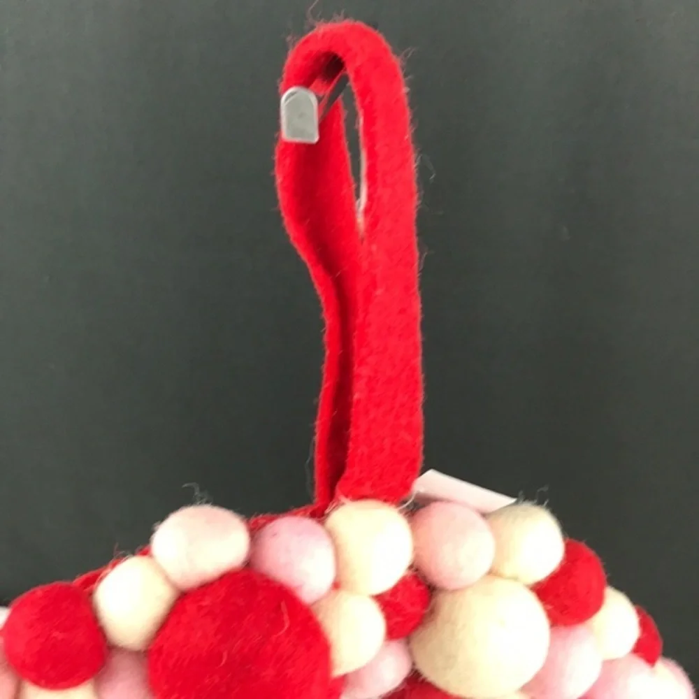 HOLIDAY - **Host Pic** Heart Wreath (12”). Wool, Hangable. NWT